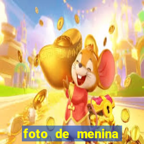 foto de menina bonita fake cabelo cacheado